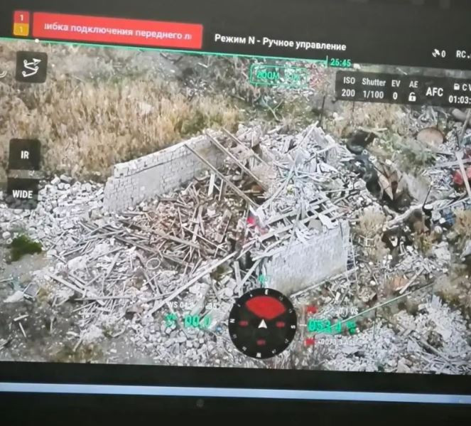 Nhiệm vụ thứ ba, bao gồm việc củng cố các khu vực đã chiếm, sau đó tổ chức chiến dịch tấn công tổng lực về phía bắc, để bao vây cụm quân Ukraine tại khu vực Pokrovsk, tới khu vực giáp tỉnh Dnepropetrovsk. Như vậy các tuyến đường tiếp tế giữa các thành phố Pokrovsk và Dnepr (Dnepropetrovsk) sẽ bắt đầu bị cắt, điều này có thể dẫn đến sự sụp đổ hoàn toàn hệ thống phòng thủ của Ukraine ở Donbass. (Nguồn ảnh: Rvvoenkory, Ukrinform, Liveuamap, TASS).