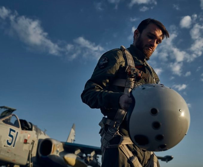 Mặc dù phi công đã cố gắng phóng dù ra ngoài, nhưng đã không thành công. Trận không chiến tàn khốc này, không chỉ khiến Không quân Ukraine mất một máy bay chiến đấu trị giá hàng chục triệu USD, mà còn khiến lực lượng không quân AFU vốn đã “bết bát”, càng trở nên tồi tệ hơn.