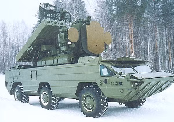 Nhưng theo phân tích của các chuyên gia quân sự, hiện nay trên thực tế là các lực lượng dân quân DPR và LPR, đều được trang bị hệ thống phòng không tương đối hiện đại; hoàn toàn có khả năng đóng cửa không phận, trên lãnh thổ của các nước cộng hòa tự xưng.