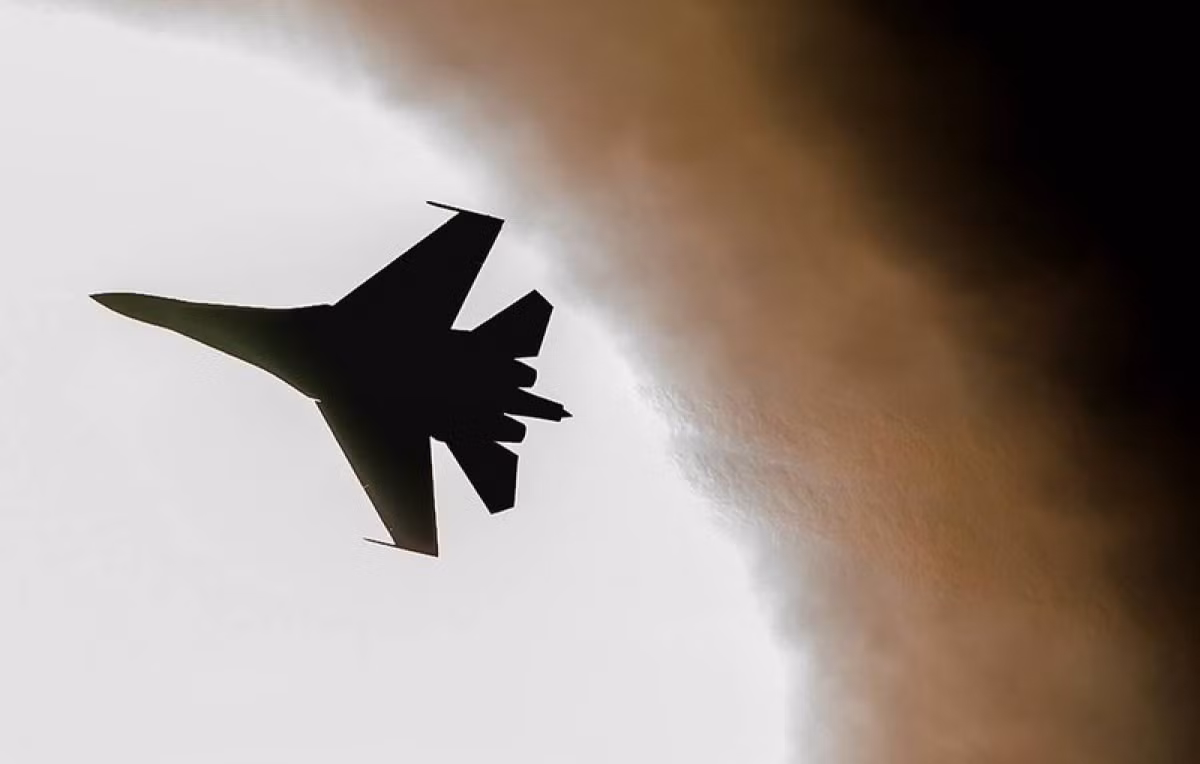 Nếu thông tin được trình bày là đáng tin cậy, có thể cho thấy rằng, rất có khả năng, đây là máy bay chiến đấu của Nga. Mặc dù trước đó, phía Nga đã đảm bảo rằng, họ không có ý định can thiệp vào tình hình ở Donbass.