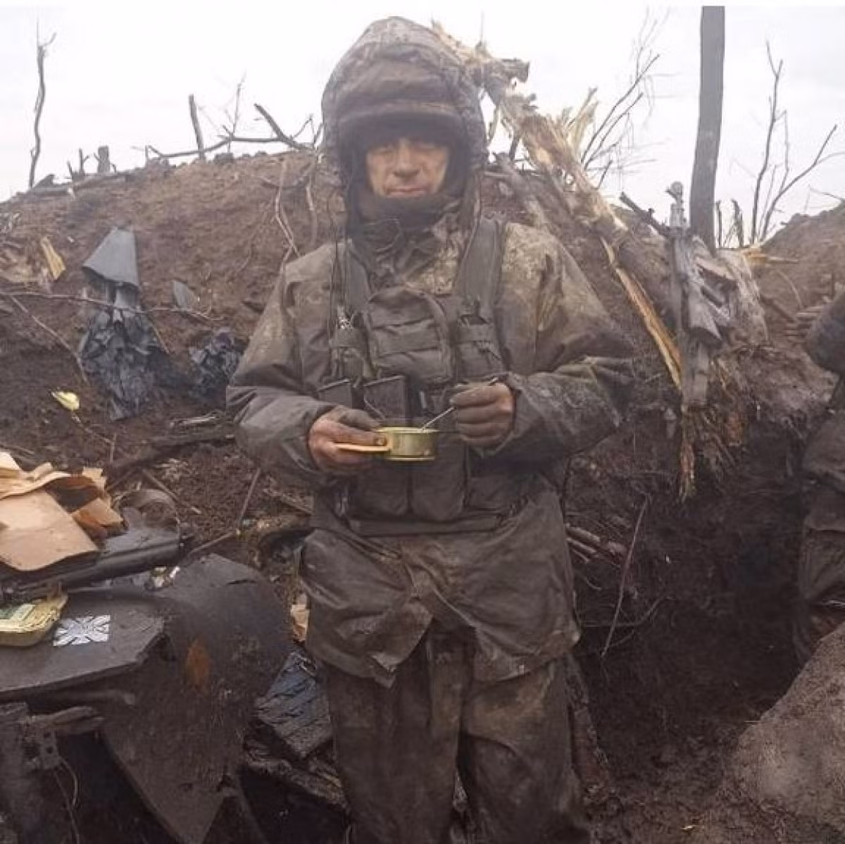 Nếu quân Nga có thể tiêu hao phần lớn sinh lực của Quân đội Ukraine chỉ với một thành phố này, thì tại sao họ phải tốn sức mở rộng mặt trận ra hàng nghìn km? Đây cũng là điều phù hợp với yêu cầu chiến lược “phi quân sự hóa” Ukraine của Moskva. 