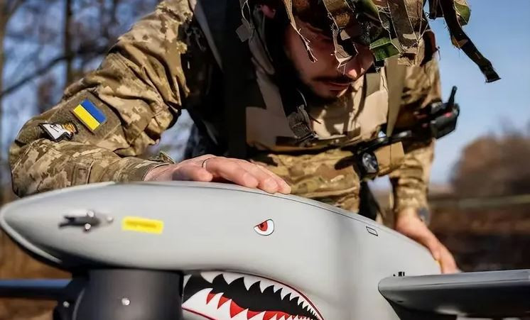 Lữ đoàn bộ binh cơ giới số 23 và Lữ đoàn bộ binh cơ giới số 24 là hai đơn vị tinh nhuệ của AFU và rất giỏi trong chiến đấu phòng ngự đã được triển khai tại khu đô thị Chasov Yar. AFU cũng triển khai nhiều hệ thống tác chiến điện tử, được triển khai tại các khu vực đô thị của Chasov Yar, để chế áp UAV trinh sát và UAV FPV của Nga. 