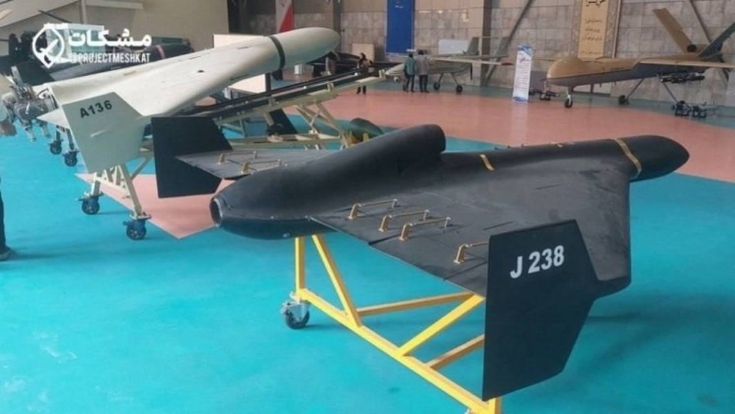 Kênh Rybar cho biết, hậu quả của cuộc tấn công vào Odessa bằng UAV tự sát là hàng hóa quân sự của NATO viện trợ tại cảng đã bị phá hủy; ngoài ra mục tiêu còn có Viện nghiên cứu Storm Enterprises. Cơ sở này là giữ vai trò chủ chốt trong việc cung cấp hệ thống điện tử cho quân đội Ukraine. (nguồn ảnh Topwar, Ukrinform, Kyiv Post).