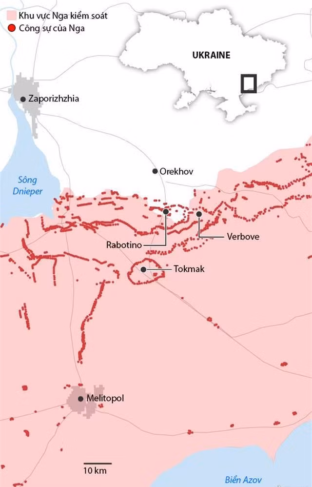 Tuy nhiên, gần ba tháng sau, quân Kiev mới tiến được vào làng và chịu thương vong nặng nề. Trang Sputnik đề cập, để chiếm ngôi làng này, Ukraine đã sử dụng 10 lữ đoàn thuộc lực lượng dự bị chiến lược, được huấn luyện ở phương Tây tham gia chiến dịch.