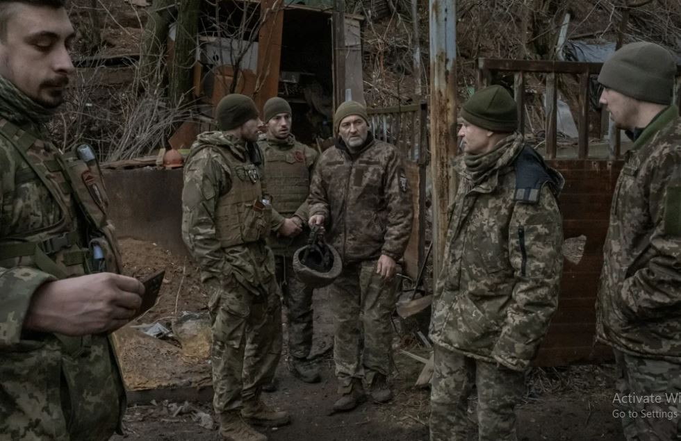 Ông Rogov cũng cho biết, có đủ bằng chứng cho thấy quân Ukraine đã rút chạy khỏi làng Rabotino, đồng thời nhấn mạnh rằng, trong làng không còn ngôi nhà nào còn nguyên vẹn và rất khó để giữ vững vị trí phòng thủ. 