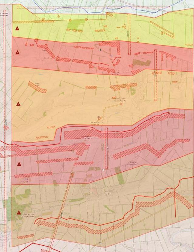 Trên hướng Orekhiv ở nam Zaporozhye, được coi là khu vực phòng ngự trọng điểm, Quân đội Nga đã chia từ đường tiếp xúc với quân Ukraine đến thị trấn Tokmak, thành khu vực phòng ngự phía trước, khu vực phòng ngự cốt lõi và khu vực phòng ngự dự bị. Thường được gọi là tuyến phòng thủ thứ nhất, thứ hai và thứ ba.