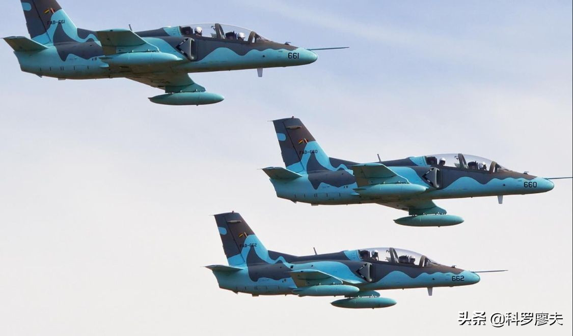 Hơn nữa, thị trường trong nước của Ai Cập khó có thể đủ để duy trì dây chuyền sản xuất như vậy; việc đạt được quy mô kinh tế có thể đòi hỏi các chiến lược xuất khẩu mạnh mẽ và giá cả cạnh tranh. Trong lĩnh vực này, Ai Cập khó có thể cạnh tranh với các ông lớn thế giới trong lĩnh vực này. (Nguồn ảnh: Bulgarian Military, Al Jazeera, Wikipedia).