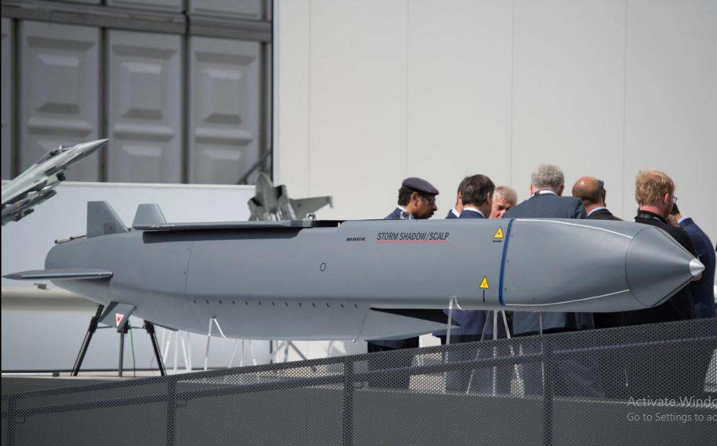 So sánh với bệ phóng tên lửa cơ động cao HIMARS do Mỹ viện trợ và tên lửa đạn đạo Thunder-2 do Ukraine tự phát triển cùng tên lửa đạn đạo Tochka-U của Liên Xô để lại (có khả năng đã hết đạn); thì tên lửa hành trình Storm Shadow của Anh mới viện trợ, do máy bay Su-24 phóng đi, là mối đe dọa quân Nga nhiều nhất.