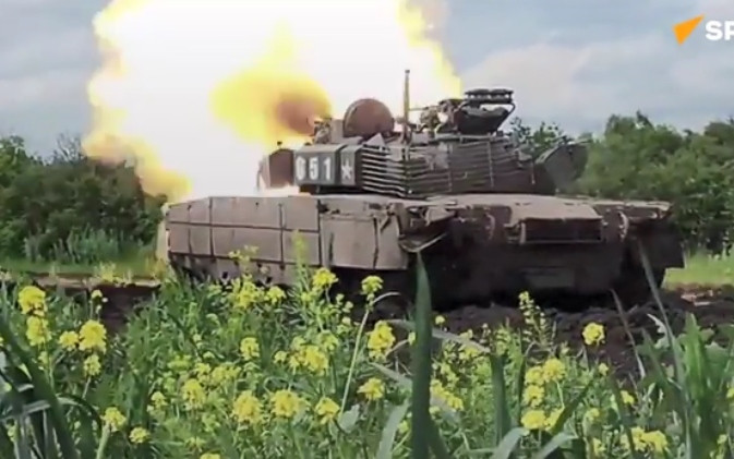 Vì vậy, trên thực tế, Quân đội Nga có lực lượng thuộc Sư đoàn xe tăng cận vệ 47 thuộc Cụm quân phía Bắc, là lực lượng tấn công chủ yếu, nhưng sư đoàn vẫn chưa được biên chế đầy đủ. 