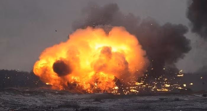 Như vậy cả quân đội Nga và quân đội Ukraine đã bắt đầu sử dụng loại đạn hủy diệt hàng loạt, được mệnh danh là “cơn mưa tử thần” này trong chiến đấu. Theo một số blogger quân sự thân phương Tây, để chống lại cuộc tấn công cường độ cao của quân đội Ukraine theo hướng Zaporizhia trên chiến tuyến phía nam, quân đội Nga cũng đã tung đòn không thương tiếc về hướng Kupyansk ở Kharkov.