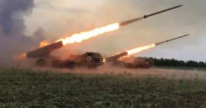 Về vấn đề này, Phát ngôn viên Bộ Quốc phòng Nga Igor Konashenkov đanh thép tuyên bố: Khi quân đội Ukraine sử dụng vũ khí phi nhân tính như vậy, quân đội Nga cũng sẽ sử dụng vũ khí tương đương để "trả đũa”.