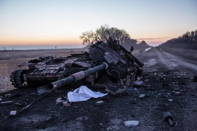 Trong lần tập kích thứ 5, nhiều thông tin cho biết Quân đội Ukraine huy động một lực lượng xe tăng tương đối lớn (10 chiếc), và đã cơ động đến khu vực kiểm soát biên phòng Nga-Ukraine nhưng sau đó bị quân Nga phát hiện và tiêu diện gọn 10 xe tăng cùng một số phương tiện chiến đấu khác.