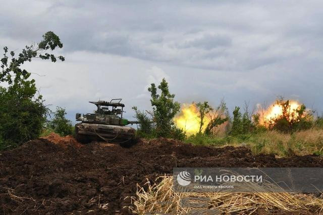 Tại sao Nga đưa những đơn vị tinh nhuệ nhất đến Bakhmut? Tai sao Nga dua nhung don vi tinh nhue nhat den Bakhmut?