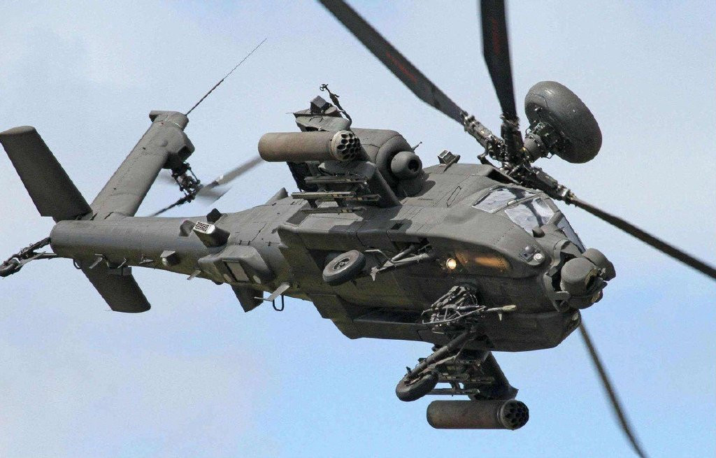 Nhưng quân đội Mỹ có lực lượng không quân chiến thuật mạnh nhất trên thế giới và Sư đoàn ĐBĐK 101 cũng có một lữ đoàn không quân chiến đấu với khoảng 120 trực thăng vũ trang AH-64 "Apache". 