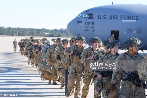 Sư đoàn Dù 82 hiện là đơn vị chiến đấu duy nhất trong toàn quân đội Mỹ có khả năng nhảy dù tích hợp. Sư đoàn có ba lữ đoàn chiến đấu đường không, một lữ đoàn không quân chiến đấu, một lữ đoàn hỏa lực và một lữ đoàn bảo đảm. 