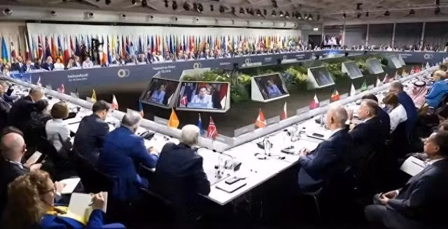 Tuy nhiên, chỉ cần châu Âu và Mỹ tiếp tục ủng hộ Ukraine thì chiến tranh sẽ khó thực sự kết thúc. Trên thực tế, mấu chốt của cuộc chiến Nga-Ukraine không phải là Mỹ mà là Ukraine, quốc gia thuộc Hiệp ước Warsaw trước đây, muốn cạnh tranh với Nga. Và khi xung đột nổ ra, đó là cơ hội cho Mỹ.