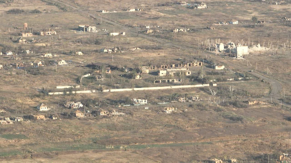 Theo tờ New York Times của Mỹ, ở những khu vực như làng Andreevka, Kleshcheevka, Zapolodenno, Verbowo tại Bakhmut, quân đội Ukraine mặc dù chiếm được một số làng mạc, nhưng không thể tiến lên và những ngôi làng mà họ chiếm được, thực sự chỉ mang tính biểu tượng.