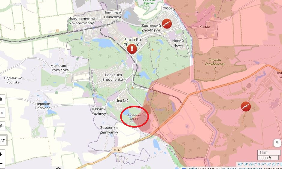 Ngoài ra, quân Nga đã đột phá qua tuyến phòng ngự của Ukraine từ đoạn đường cao tốc T-05-04, giành quyền kiểm soát khu vực kiên cố rộng lớn của quân Ukraine, trong khu vực trạm kiểm soát gần đường cao tốc. Vài ngày sau, có video xác nhận không chỉ việc quân Nga củng cố các vị trí đã chiếm được, mà còn tiến xa hơn đến Block-9 trong mỏ cát, với việc giương cao cờ chiến thắng.