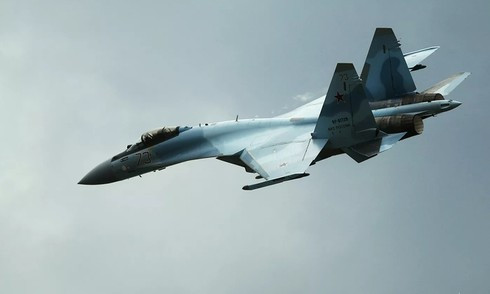 Tuy nhiên trong vài năm qua, Iran đã không nắm bắt được cơ hội mua máy bay chiến đấu hiện đại của Nga; điều này được lý giải là do nội bộ của Iran chưa có tính đồng thuận và liên quan đến cơ cấu quyền lực hiện tại của Iran.