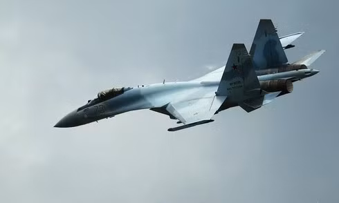 Tuy nhiên trong vài năm qua, Iran đã không nắm bắt được cơ hội mua máy bay chiến đấu hiện đại của Nga; điều này được lý giải là do nội bộ của Iran chưa có tính đồng thuận và liên quan đến cơ cấu quyền lực hiện tại của Iran.