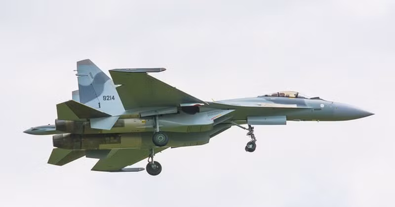 Hiện tại, một lô máy bay chiến đấu Su-35SE dự định chuyển tới Ai Cập vẫn đang đậu trong nhà máy sản xuất máy bay ở Komsomolsk trên sông Amur, vùng Viễn Đông của Nga.