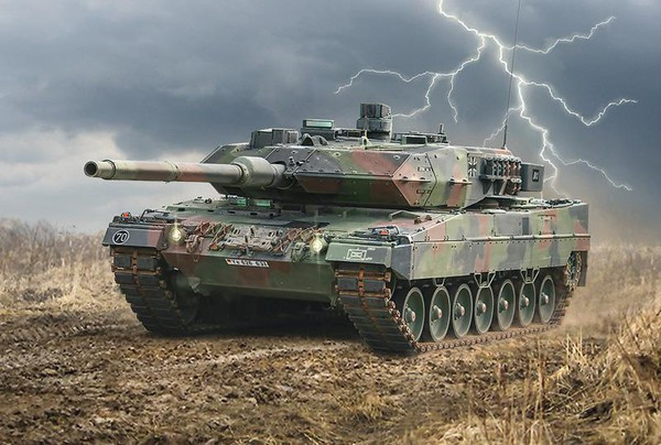 Xe tăng Leopard 2A4 được Quân đội Đức sử dụng đã hoạt động rất tốt, sau đó công ty Santa của Tây Ban Nha đã mua được thêm 219 chiếc Leopard 2A6 đã qua sử dụng cho Quân đội Tây Ban Nha; lưu ý số 2A6 này, đầu tiên được sản xuất để trang bị cho Quân đội Đức.
