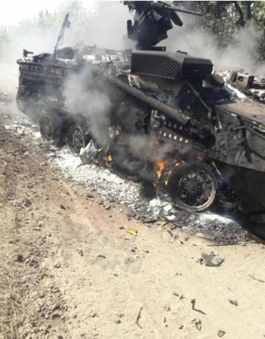 Việc xe Stryker có giáp mỏng, khiến những phương tiện này dễ bị mảnh đạn, tên lửa chống tăng và thậm chí cả súng máy hạng nặng phá hủy. Việc bổ sung các con lăn chống mìn hạng nặng cũng đã làm giảm khả năng cơ động của M1132 Stryker, khiến chúng bị chậm lại và trở thành mục tiêu dễ dàng cho pháo binh Nga.