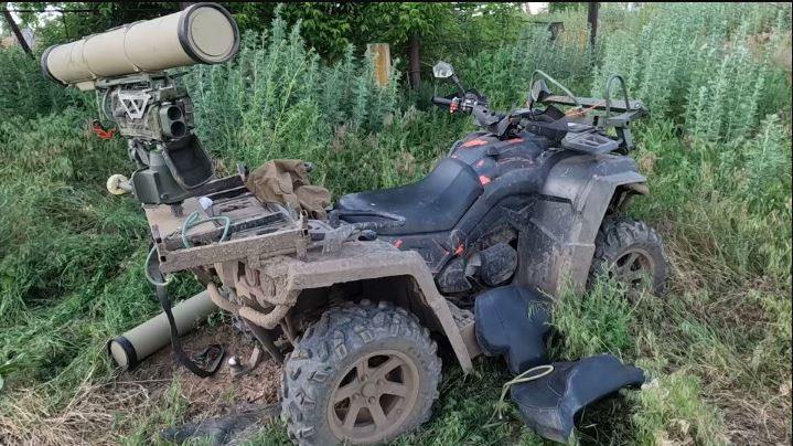 Bài bình luận của tạp chí Forbes chỉ ra rằng, những khó khăn của Nga trong việc thay thế các xe bọc thép bị phá hủy đang buộc quân đội nước này phải dùng đến những chiến thuật bất thường này. Cảnh tượng này, chắc chắn là sự bộc lộ sâu sắc về tính chất ác liệt của cuộc chiến Nga-Ukraine.