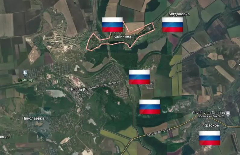 Mọi cuộc tấn công của Quân đội Nga tại Chasov Yar đều kèm theo thương vong rất lớn, trong khi Quân đội Ukraine dựa vào trận địa phòng thủ vững chắc và chiến thuật linh hoạt để kiên cường chống lại cuộc tấn công của quân Nga. Tuy nhiên cuối cùng quân Nga cũng tràn ngập hoàn toàn khu vực phía đông kênh đào của Chasov Yar. 