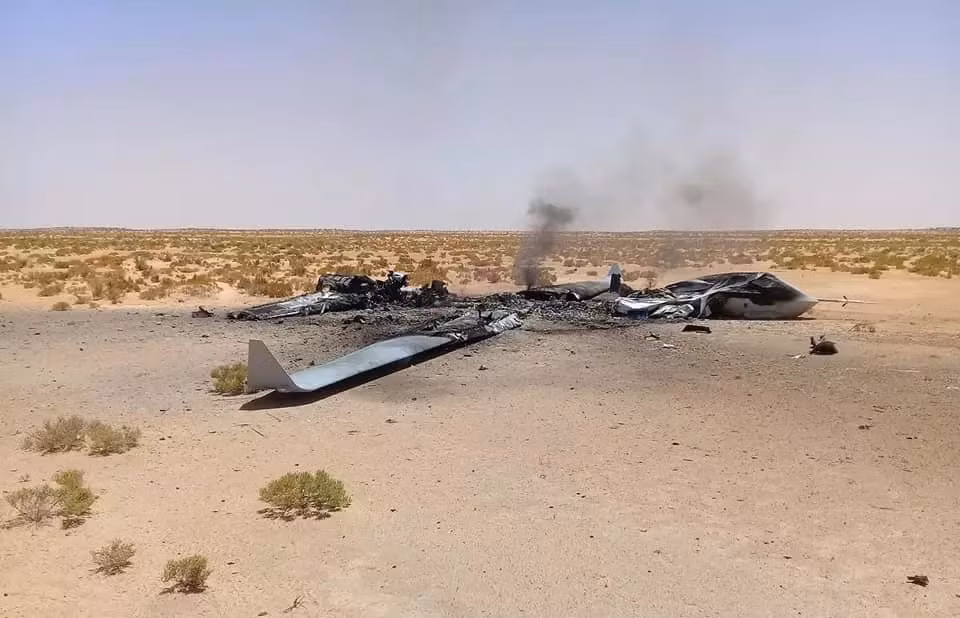 Ngoài ra còn có các lỗi quan trọng khác liên quan đến SATCOM (dẫn đường vệ tinh) đó là sự cố của ăng-ten liên lạc vệ tinh trên UAV của Trung Quốc, đã được ghi lại ngay cả trước khi bắt đầu các chuyến bay thử nghiệm. Và một trong những lỗi hệ thống nhiên liệu phổ biến nhất, là hỏng bơm nhiên liệu (60% trong số UAV).