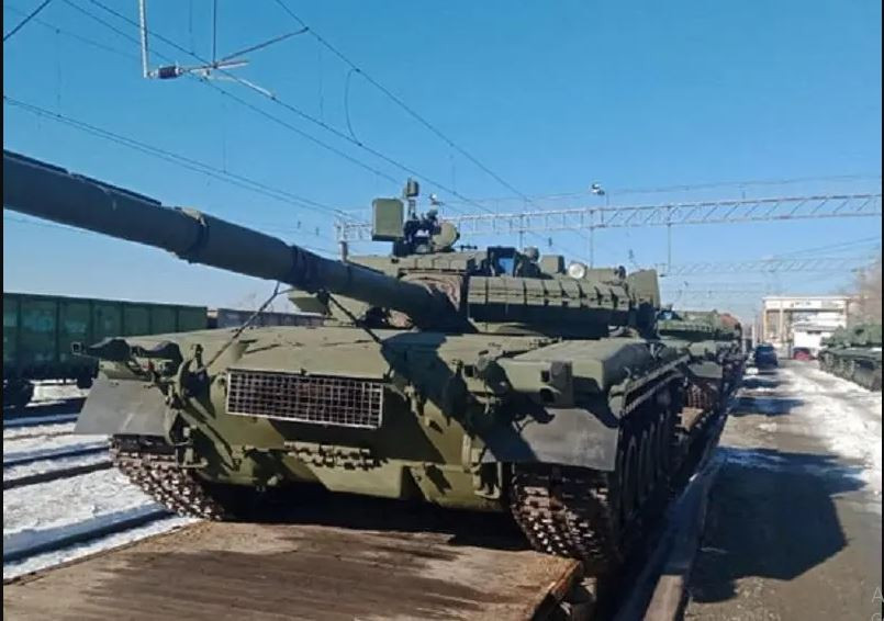 Xe tăng chủ lực của quân đội Nga hiện nay là T-72 và T-90 chạy bằng động cơ diesel với nhiều phiên bản cải tiến khác nhau, nhưng chúng đã "hết hàng". Pháo tăng của T-80 là phiên bản lắp trên T-72 và T-90; nhưng với dây chuyền sản xuất T-80 mới, trang bị pháo hạng nặng 152 mm, sẽ là vũ khí đột kích hạng nặng, giúp quân đội Nga đột phá trên chiến trường. 