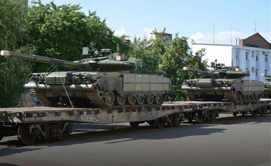 Thứ hai, tính đến năm 2010, quân đội Nga vẫn còn hàng nghìn chiếc T-80BV trong kho. Việc sản xuất số lượng T-90M và T-14 Armata như vậy sẽ phải mất nhiều năm, thậm chí nhiều thập kỷ, chưa kể chi phí tài chính khổng lồ. Vì vậy, T-80 có thể đưa ra chiến trường với một chút nâng cấp. 