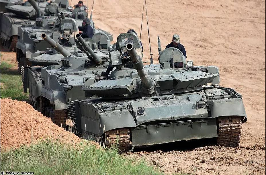 Việc Nga nối lại sản xuất “xe tăng bay” T-80 có lẽ là một thông tin bất ngờ, vì đây là mẫu xe tăng ra đời từ đầu thập niên 1970. Một đặc điểm nổi bật của loại xe tăng này là không trang bị động cơ diesel như T-72 hay T-90 mà trang bị động cơ tua-bin khí.