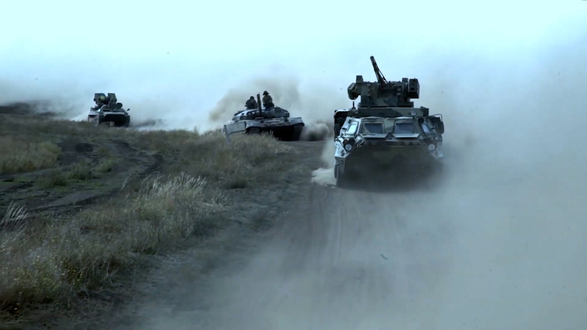 Tổng thống Nga Putin, xem sự hiện diện của các lực lượng có tư tưởng phát xít mới, như Tiểu đoàn Azov trong quân đội Ukraine là một trong số lý do, để họ tiến hành “chiến dịch quân sự đặc biệt”, nhằm phi quân sự quân sự hóa và xóa bỏ chủ nghĩa phát xít ở Ukraine.