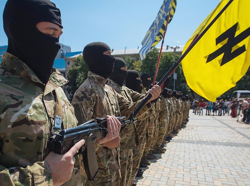 Đồng thời, để mở rộng sức mạnh quân sự, chính phủ Ukraine vào tháng 5/2014 đã thông báo tuyển mộ "Quân đoàn phương Đông" bán quân sự, lực lượng này đã tiếp nhận một số lượng lớn các lực lượng vũ trang dân sự, cực kỳ phân biệt chủng tộc và tân phát xít, bao gồm cả lực lượng vũ trang của "82 Sect".