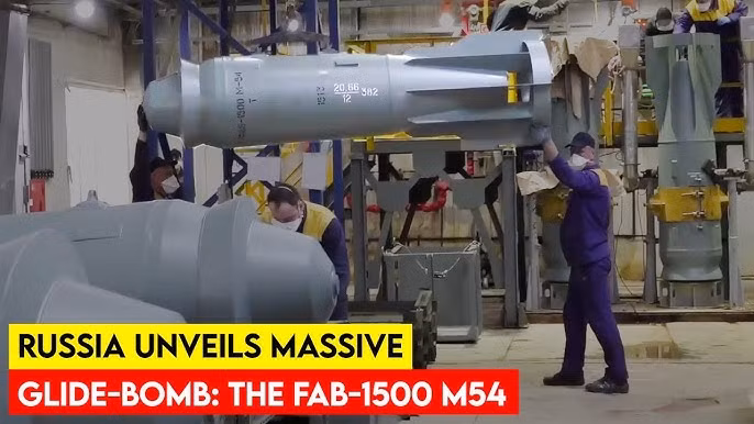 Theo thông tin, FAB-1500 là loại bom hạng nặng được phát triển từ thời Liên Xô, có trọng lượng toàn bộ nặng 1.500 kg, trong đó riêng phần thuốc nổ mạnh tới 700 kg. So với bom FAB-500 thường được Nga sử dụng, thì sức mạnh của FAB-1500 gấp vài lần. 