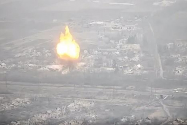 Ở trung tâm Bakhmut, bao gồm tất cả các tòa nhà cao tầng ở hai bên đường Độc lập và hướng đông tây của phố Vasilya, phố Goribavoto và phố Tsiolkovsky, đều đã bị quân Nga tràn ngập.