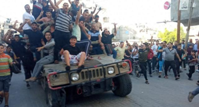 Theo đánh giá ban đầu, ngoài xe tăng Merkava, một số lượng lớn xe quân sự như xe bọc thép M113 và xe quân sự Hummer cũng chung số phận. Một số chiếc Hummer của quân đội Israel bị thu giữ, thậm chí còn được diễu hành trên đường phố Gaza. 