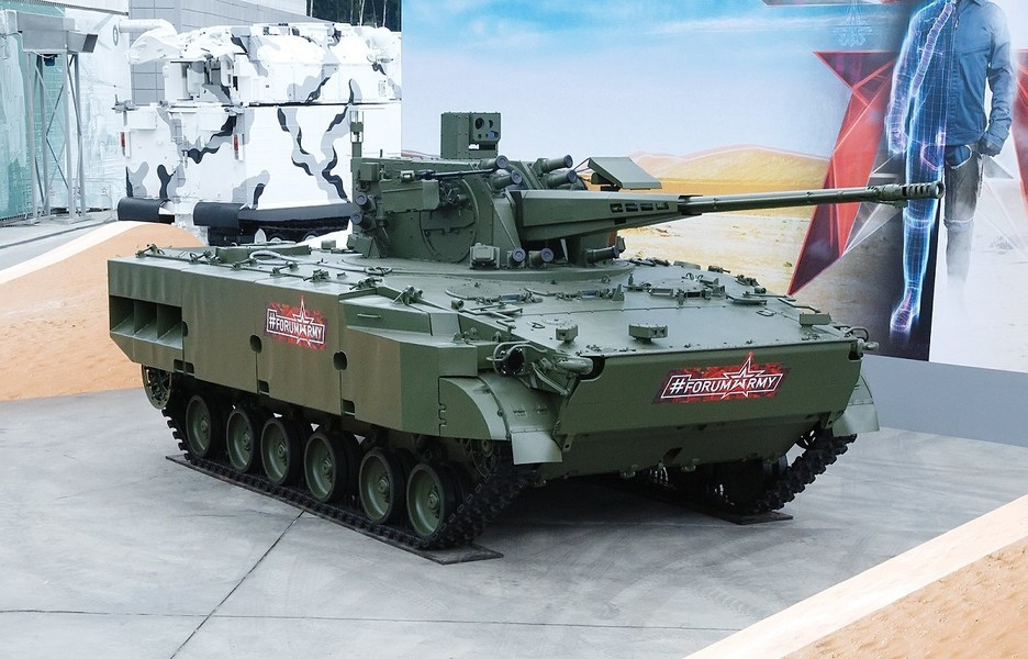 Trái tim của 2S38 là pháo tự động 57mm 2A90, một loại vũ khí cực kỳ mạnh mẽ, có khả năng bắn với tốc độ lên tới 120 viên/phút. Đây không phải là pháo phòng không như S-60 của thập niên 1950, mà là pháo mới do Derivatsiya thiết kế, để bắn đạn phát nổ ở gần mục tiêu, phá hủy UAV và tên lửa bằng những mảnh đạn, nâng cao khả năng tiêu diệt mục tiêu. 