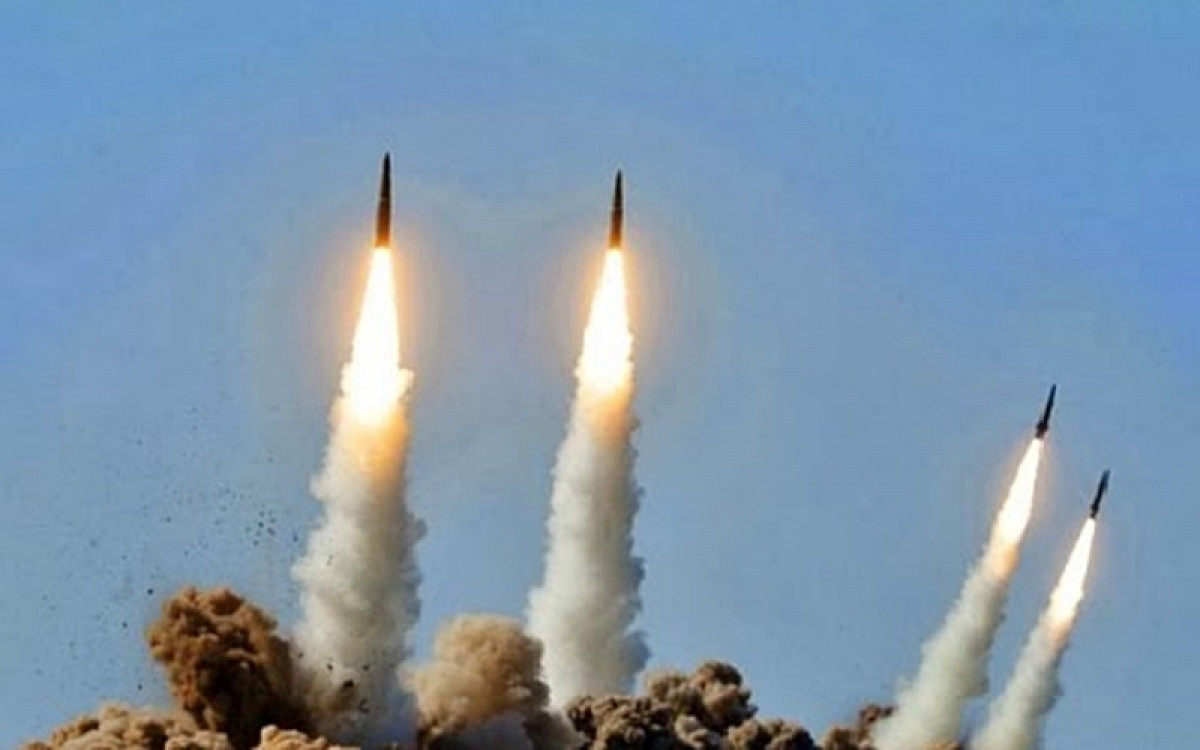 Còn đối với quân đội Ukraine, trong bối cảnh họ mất ưu thế trên không, nếu không giữ được bí mật, một khi vị trí đóng quân bị lộ, sẽ ngay lập tức hứng đòn tấn công của quân Nga và quân đội Nga chắc chắn sẽ tìm mọi cách để làm điều đó.