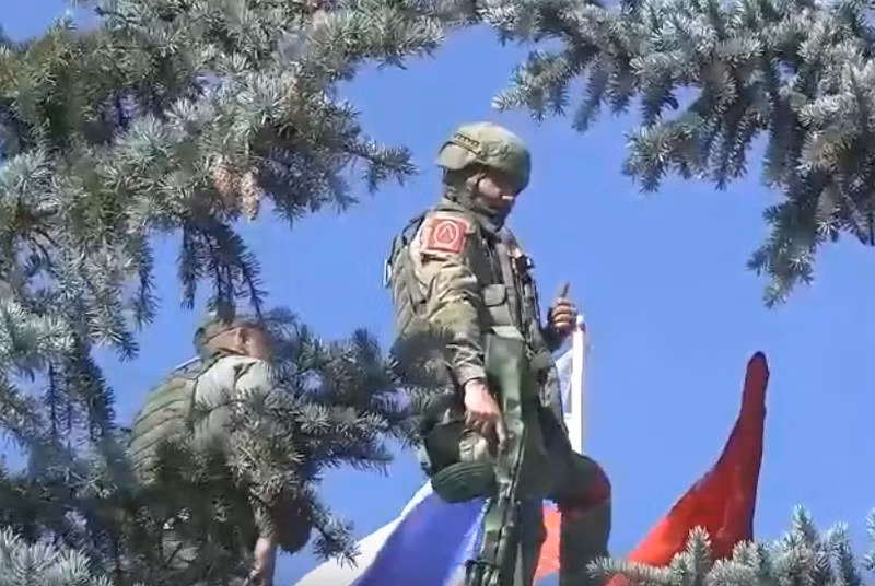 Lysychansk that thu, quan Nga truy kich toi tan Seversk-Hinh-2