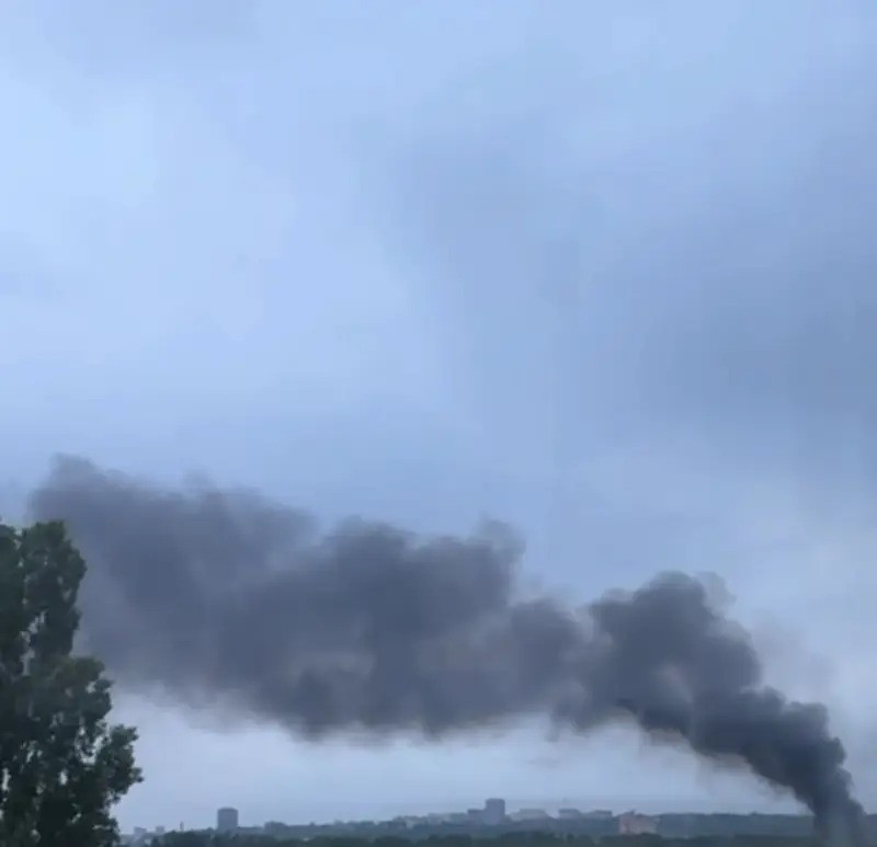 Mặt khác, AFU vẫn đang tấn công dữ dội vào Ukraine; Moskva tuyên bố rằng trong 72 giờ qua, có hàng trăm cuộc tấn công dữ dội vào các cơ sở năng lượng và nhà máy sản xuất UAV ở Ukraine, do RFAF thực hiện.