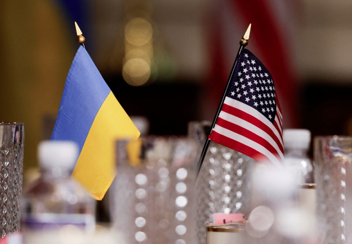 Nói một cách thẳng thắn thì Ukraine hoặc là đầu hàng hoặc là cắt đứt nguồn viện trợ. Báo cáo cũng cho biết Tổng thống Trump dường như đang cân nhắc việc biến Ukraine thành "công ty con hoàn toàn thuộc sở hữu của Mỹ".