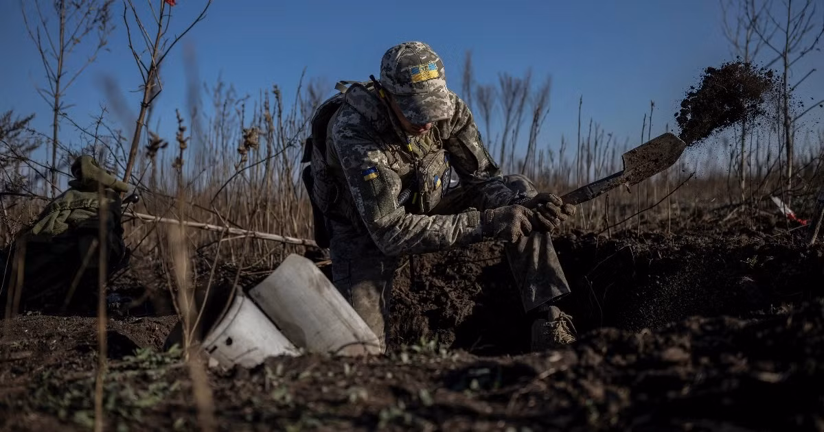 Khu vực đổ bộ của Ukraine là một khu vực ở mé nam của sông Dnieper, có diện tích khoảng 1 km2. Tại đây các trận đánh ác liệt vẫn tiếp tục diễn ra, trong đó quân đội Nga tấn công chủ yếu bằng hỏa lực pháo binh và không quân.