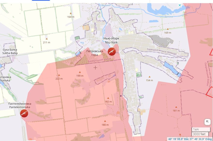 Tiếp sau đó, quân Nga bắt đầu đột phá vào khu vực chính của thị trấn New York, đồng thời đột phá vào hai cánh trái và phải, tạo thành đòn tấn công tổng lực, hướng tới trung tâm thị trấn; New York có nguy cơ thất thủ. 