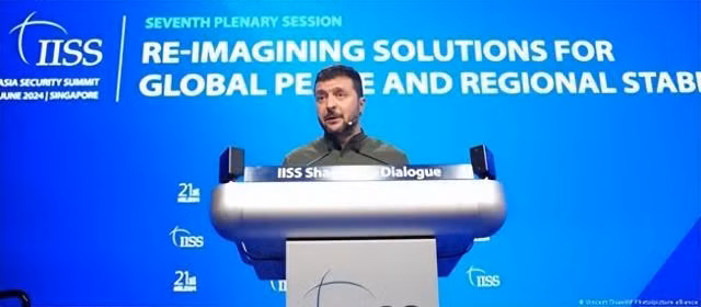 Vì vậy, khi trận chiến biên giới Kharkov lên đến đỉnh điểm, Tổng thống Zelensky bất ngờ sang Singapore dự Hội nghị thượng đỉnh đối thoại an ninh Shangri-La lần thứ 13, kêu gọi các quốc gia tham gia Hội nghị hòa bình Ukraine tổ chức ở Thụy Sĩ tới đây.