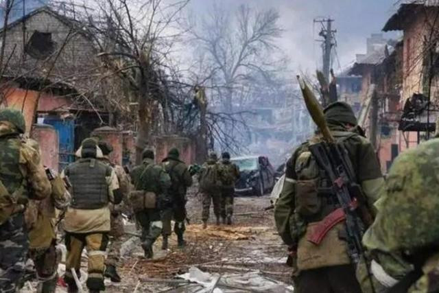 Hiện nay Ukraine đã bị NATO và Mỹ đẩy lên hàng đầu trong phong trào chống Nga, điều Kiev sợ nhất là nếu người Mỹ đột ngột phá bỏ nền tảng này, giá trị Tổng thống Zelensky giảm xuống bằng không.