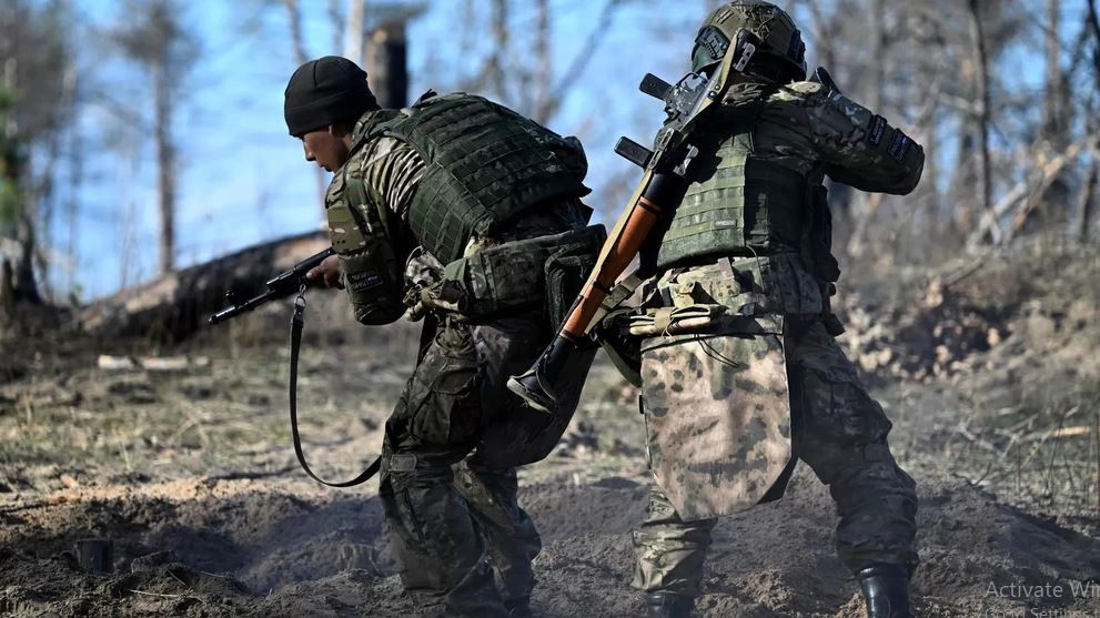 Tất nhiên, cộng đồng quốc tế không phản ứng mạnh mẽ trước những nhận xét mơ hồ của ông Trump. Chỉ khi nhậm chức, ông mới đạt được mục tiêu của mình. Sau khi ông Trump vào Nhà Trắng, nói về những điều này cũng chưa muộn.