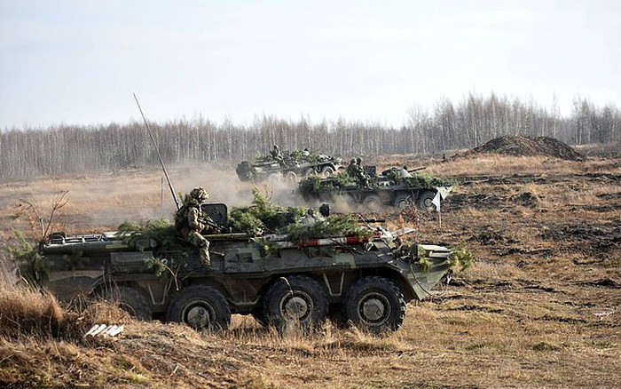 Rốt cuộc, việc tấn công và chiếm đóng một quốc gia lớn như Ukraine có thể khiến Nga phải trả giá và lượng sinh mạng khổng lồ, và điều đó thậm chí còn chưa tính đến các lệnh trừng phạt của Mỹ. 