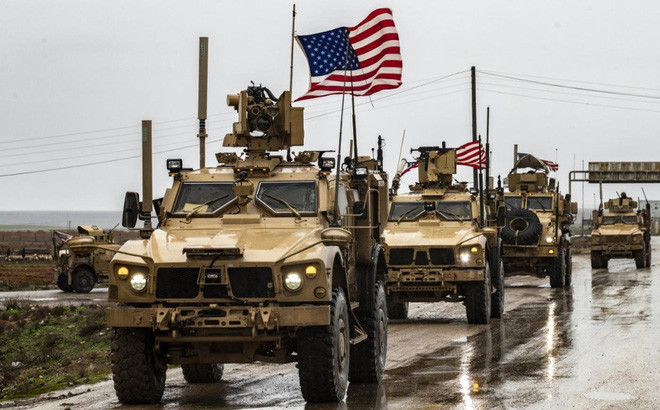 Thứ hai, cử tri Mỹ cảm thấy mệt mỏi với vai trò “giải cứu thế giới” của các đời Tổng thống Mỹ. Trong quá khứ, Mỹ đã nhiều lần đưa quân đến hỗ trợ các chế độ tay sai thân Mỹ, ở xa lãnh thổ Mỹ, bao gồm Việt Nam, Lebanon, Somalia, Afghanistan, Iraq, v.v., nơi Mỹ thường không đạt được các mục tiêu đã nêu.